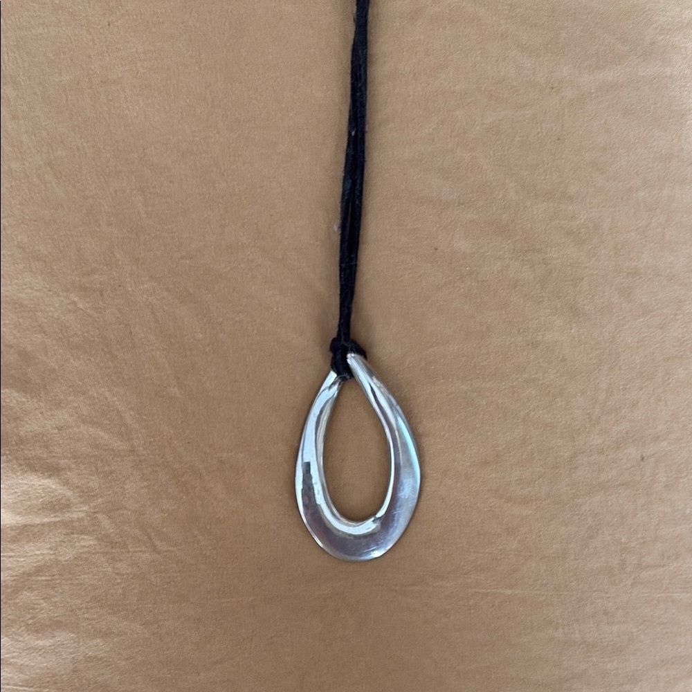 Silver Teardrop Pendant Necklace